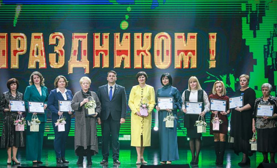 В преддверие 8 Марта в Гродно наградили лауреатов конкурса «Женщина года-2022»